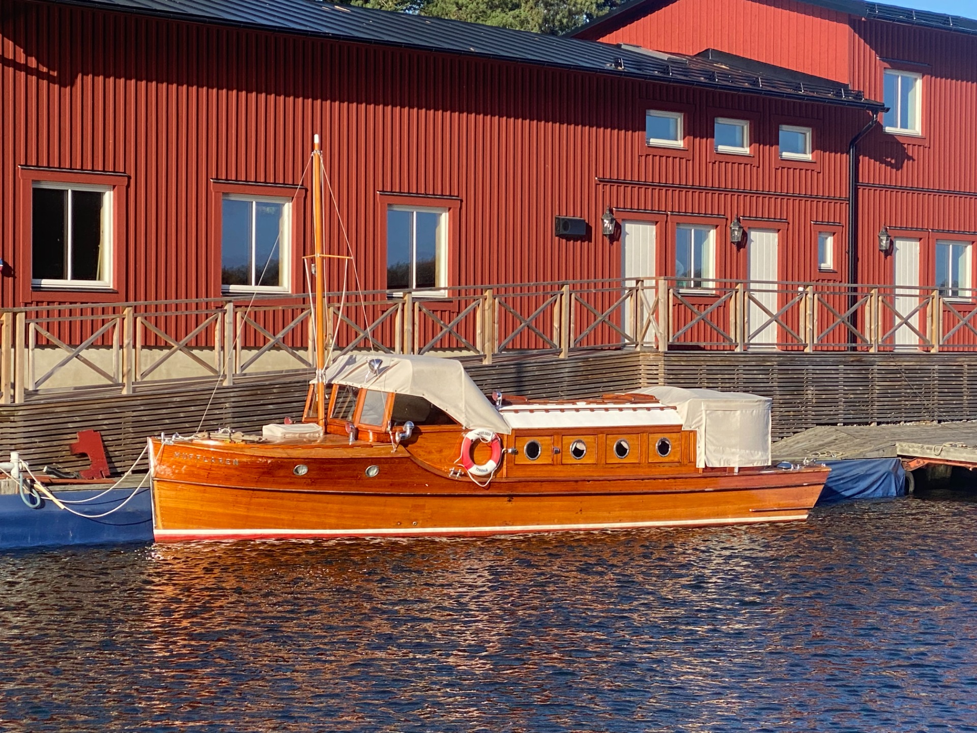 MsMufflaren 6 Pax 12 knots